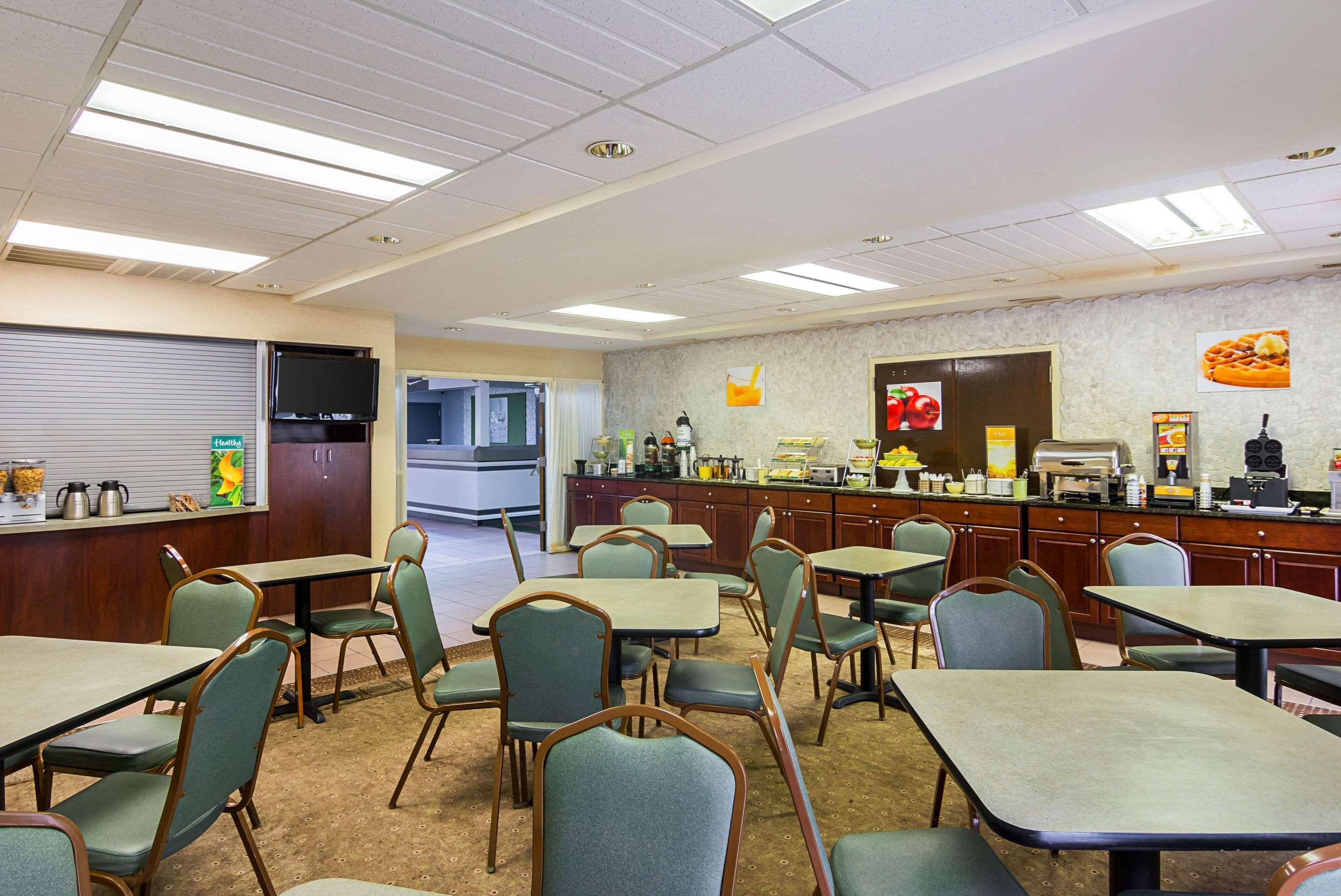 Quality Inn & Suites Kearneysville - Martinsburg Exteriér fotografie